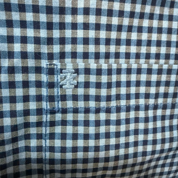 Izod Men's Blue Gingham Button Down Shirt - Picture 3 of 8